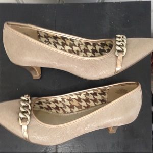 Anne Klein leather heels with chain size 8 I-flex